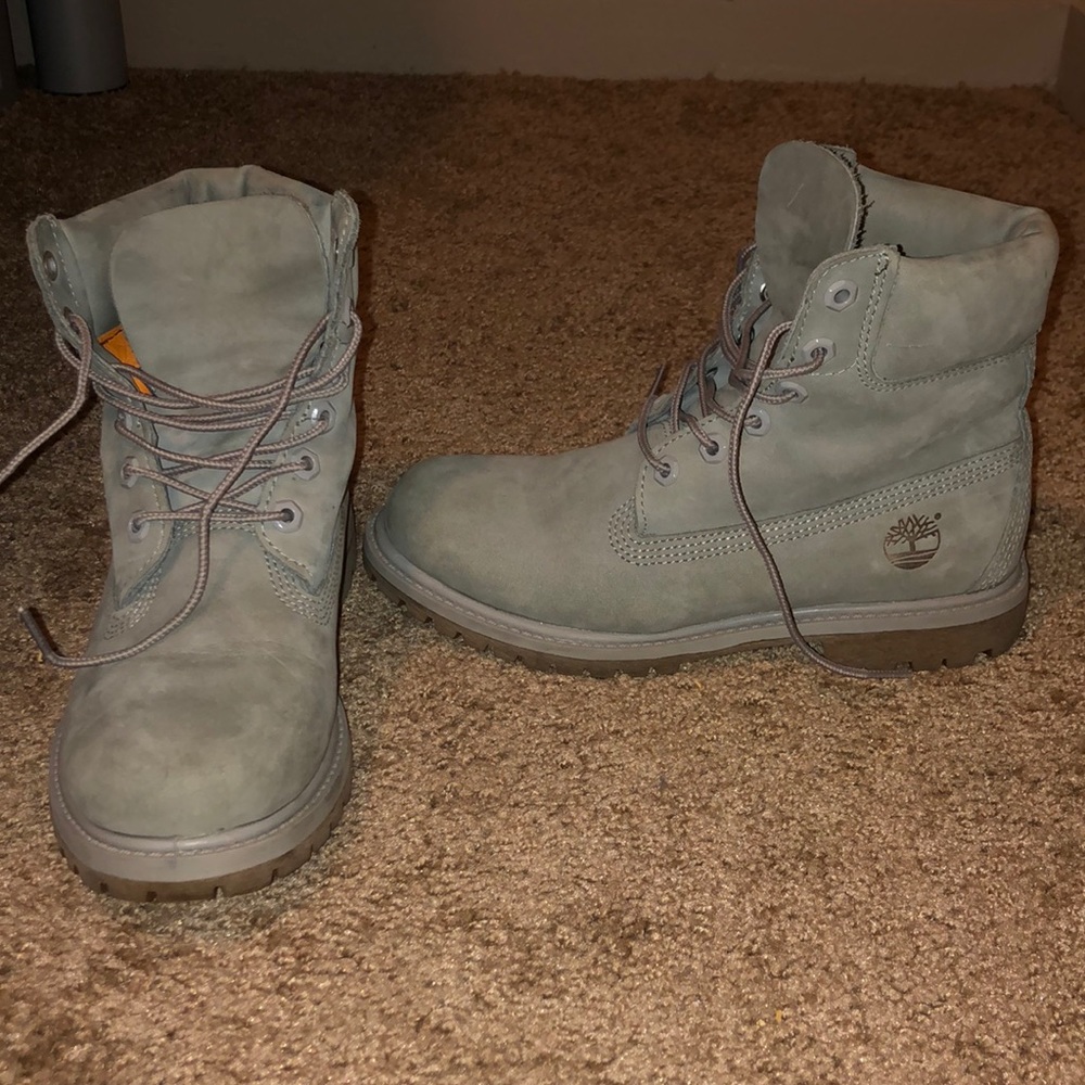 Grey Timberlands